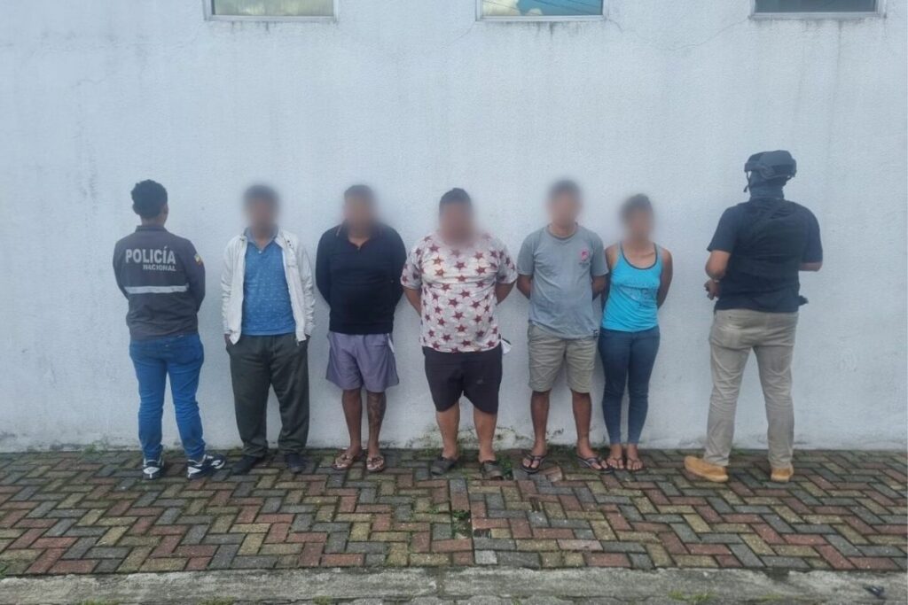 En un operativo múltiple, la Policía capturó a cinco presuntos miembros de Los Choneros, otro murió durante un enfrentamiento armado