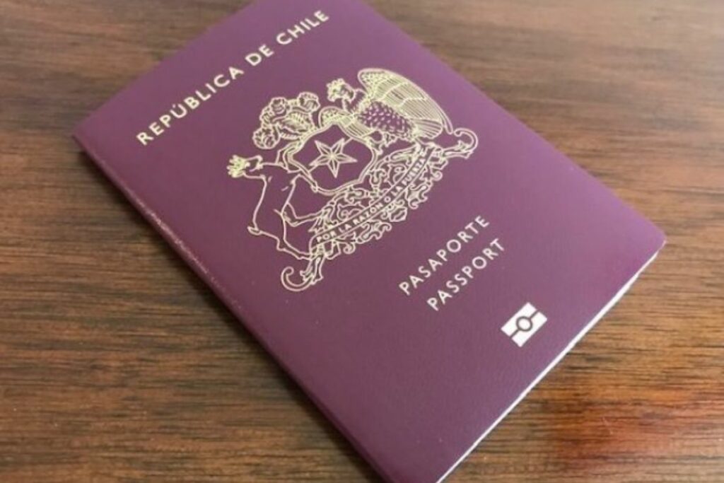 Chile lidera en Latinoamérica con el pasaporte más poderoso 2025.