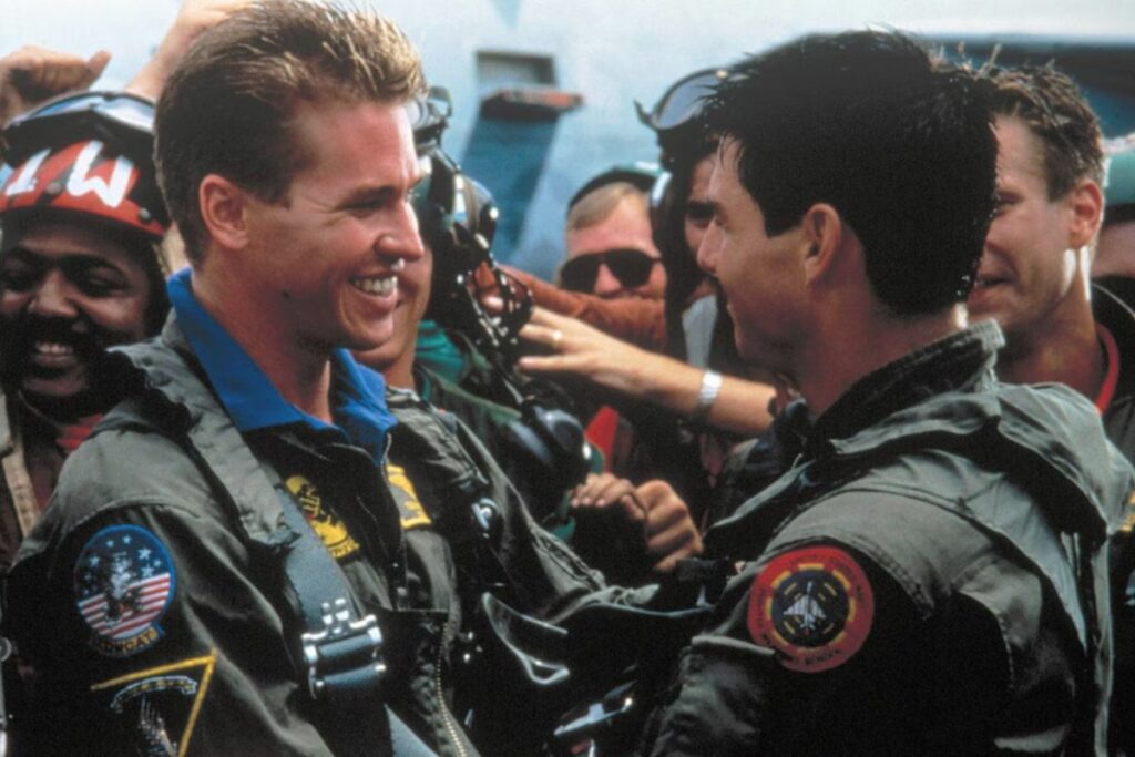 Tom Cruise y Val Kilmer en una icónica escena de 'Top Gun'.