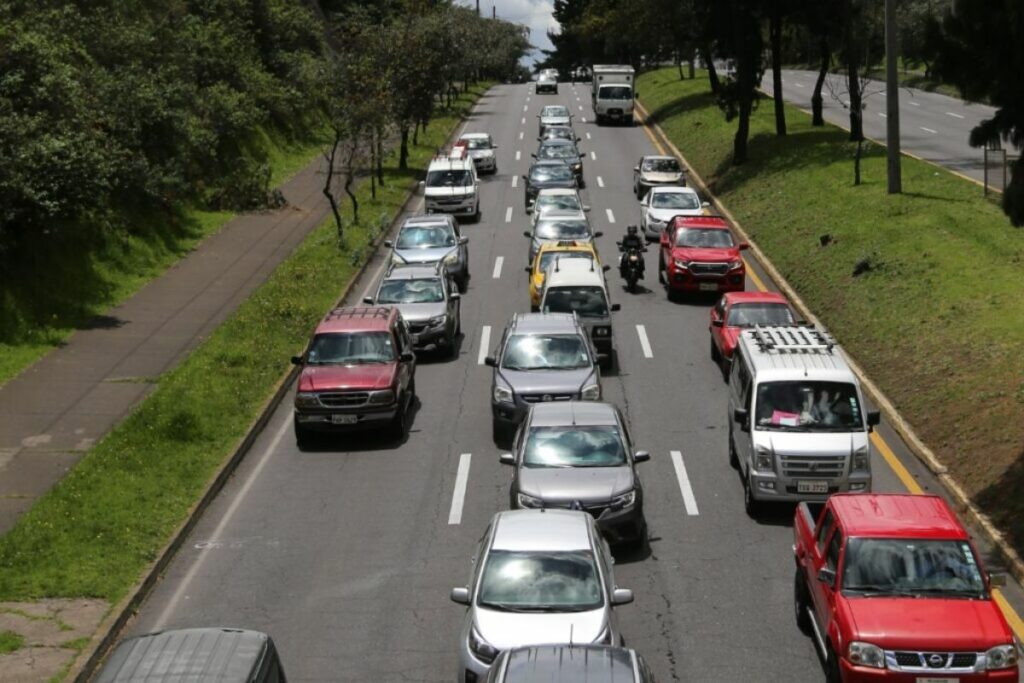 El Pico y placa está vigente en Quito este lunes 28 de abril