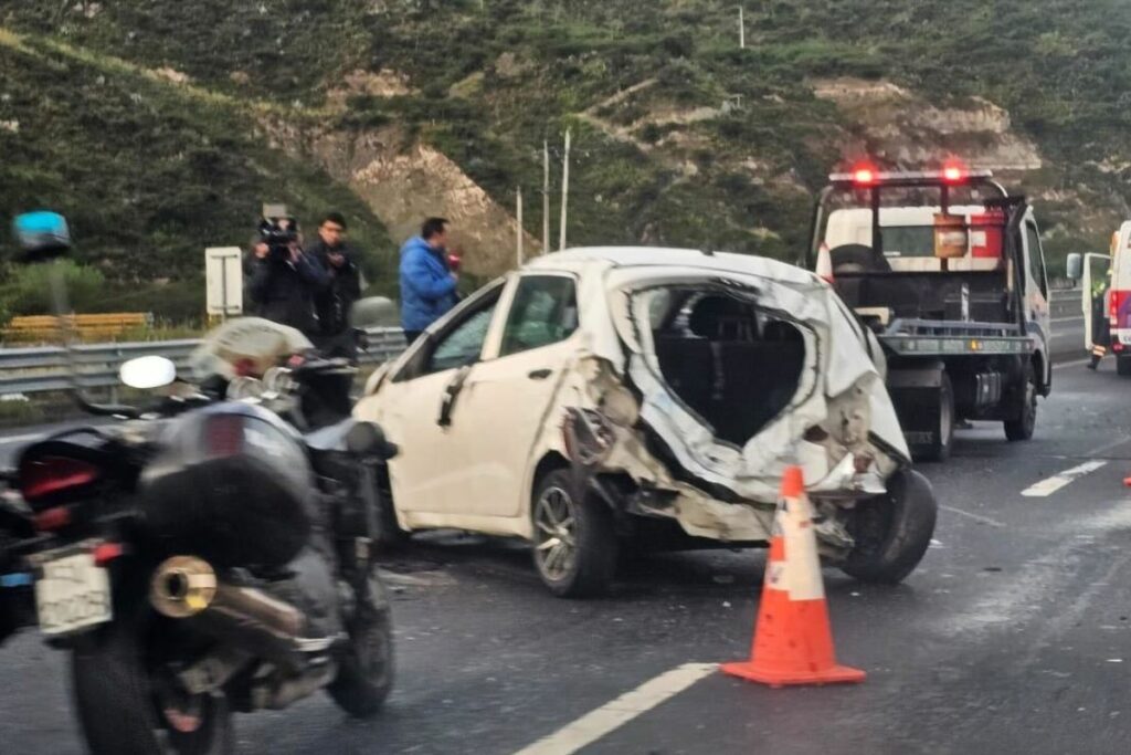 Un siniestro de tránsito se registró en la Panamericana Norte, en Quito.
