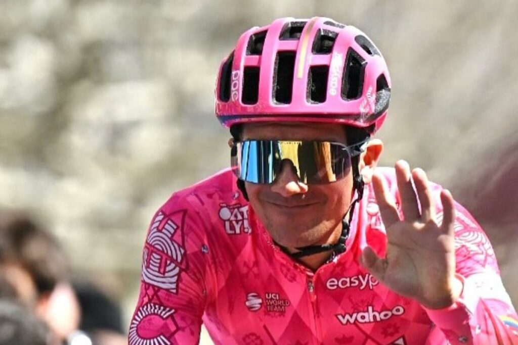 Richard Carapaz, ciclista ecuatoriano del EF Education-EasyPost, está a un mes de competir en el Giro de Italia.