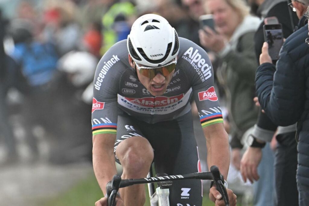 Mathieu Van Der Poel, del Alpecin-Deceuninck, en la Paris-Roubaix 2025.