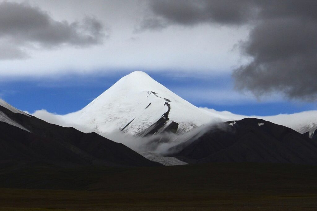 El pico Yuzhu, de 6.178 metros de altitud, es la cima más elevada de la sección oriental de la cordillera Kunlun.
