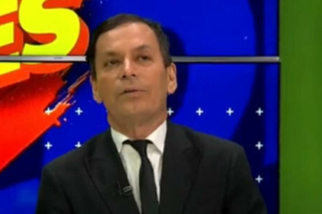 Roberto Bonafont, periodista deportivo ecuatoriano, fue ingresado en un hospital.