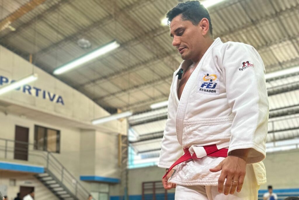Roberto Ibáñez busca llegar a la presidencia del Comité Olímpico Ecuatoriano.