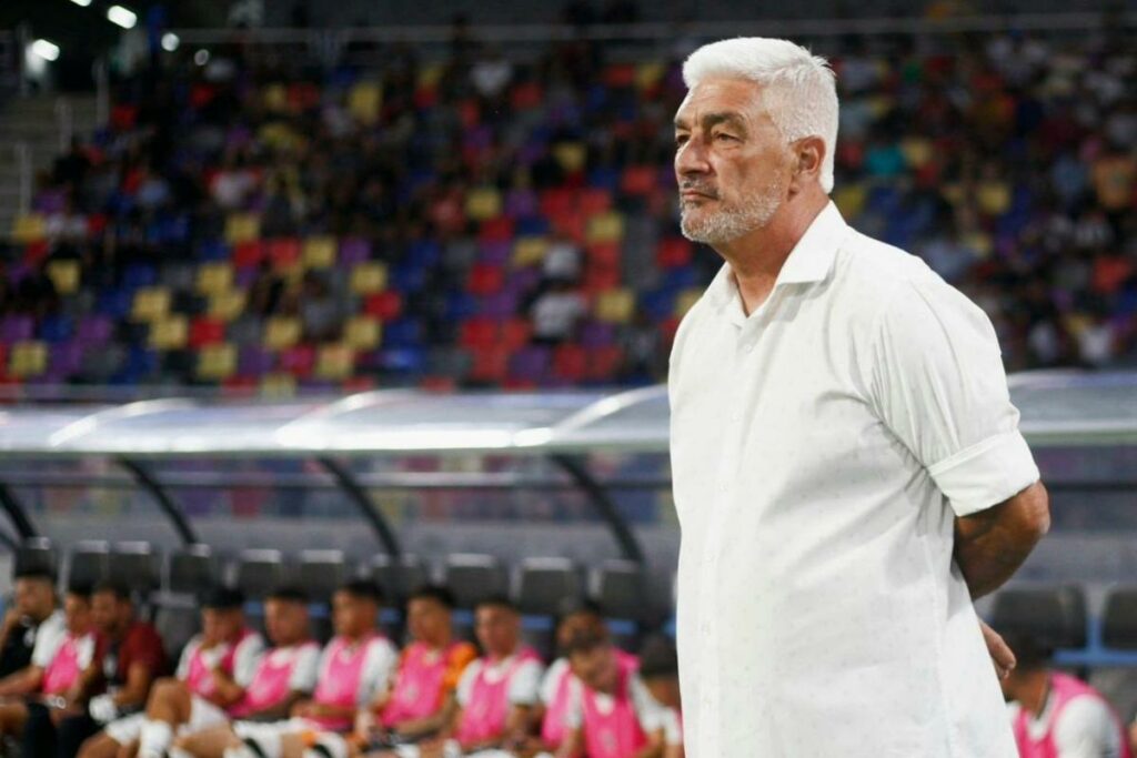 Omar De Felippe es el DT de Central Córdoba que debuta en la Libertadores ante Liga de Quito.