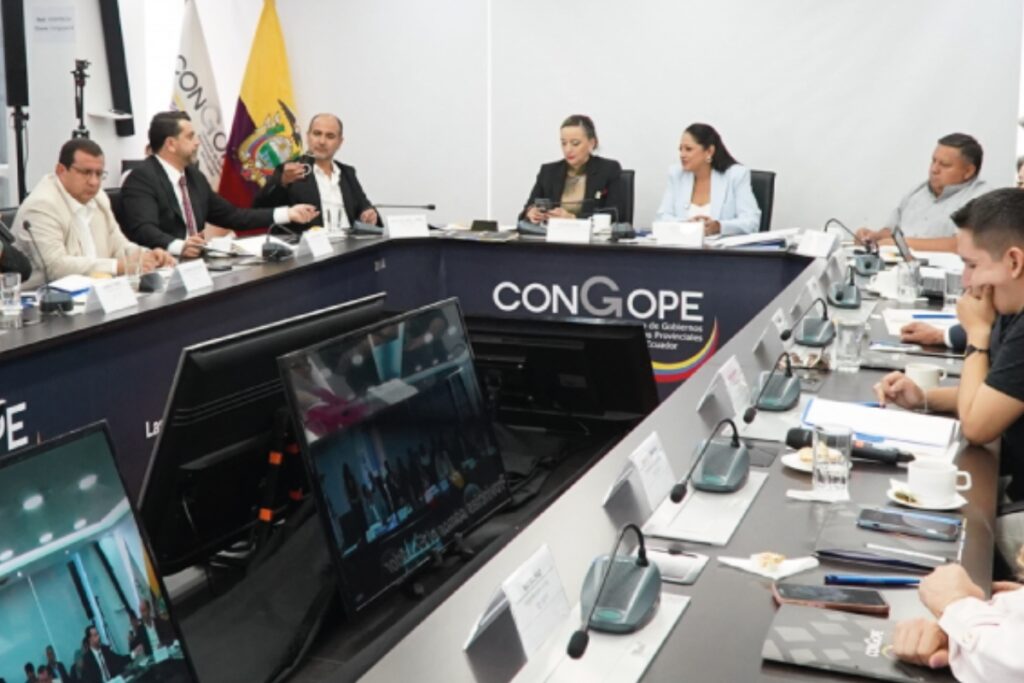 Las prefecturas y los municipios emitieron comunicados sobre el triunfo de Daniel Noboa.