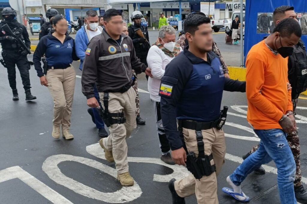 Los presos fueron entregados en el puente de Rumichaca, en la frontera con Colombia