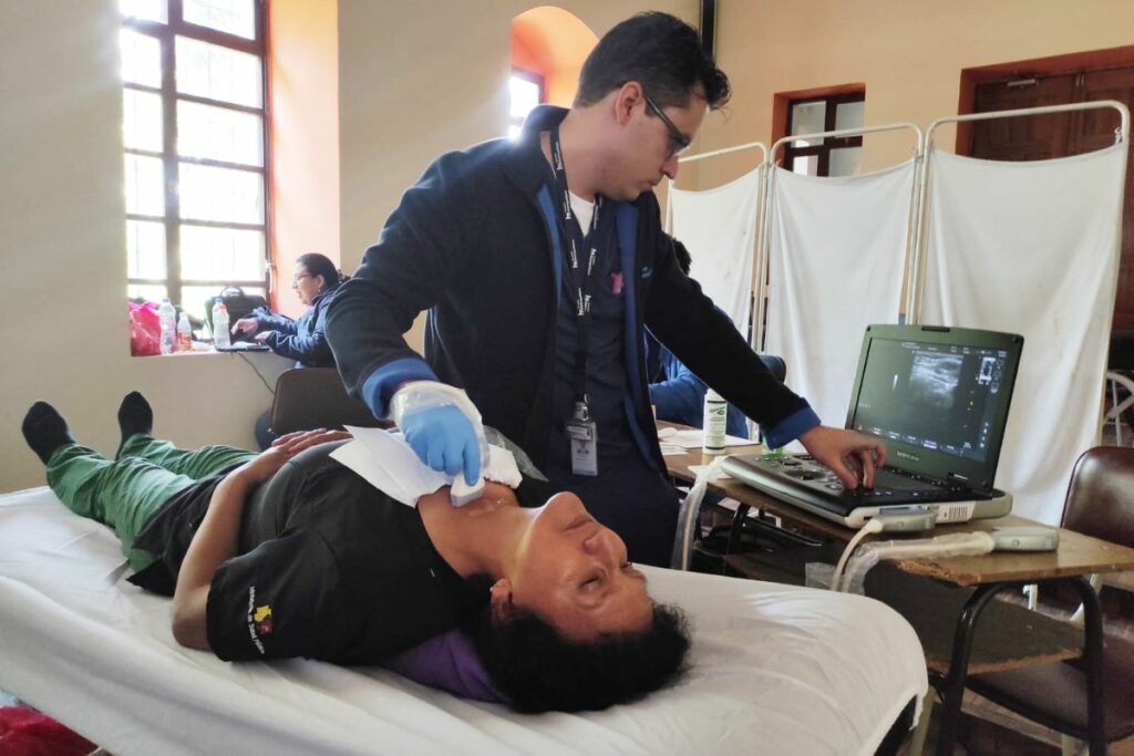 Centros de salud atenderán en el feriado de Jueves Santo.