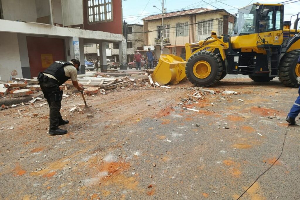 Afectaciones y suspensión de servicios por sismo en Esmeraldas.