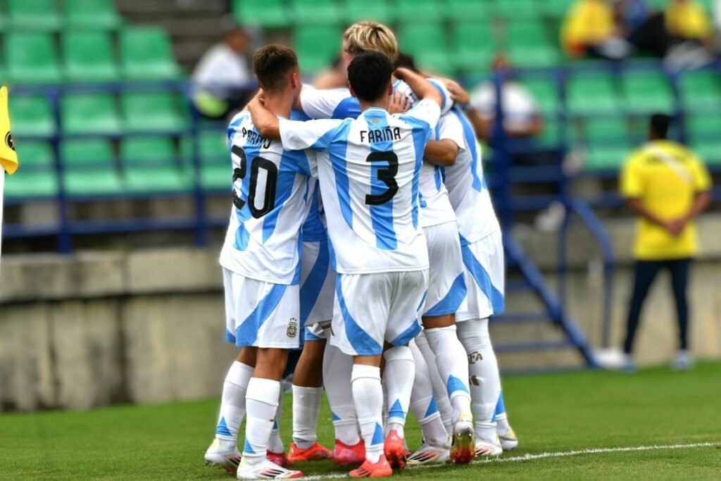La Selección de Argentina goleó a Perú 5 a 0 en el Sudamericano Sub 17
