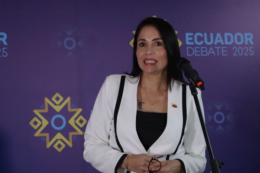 La denuncia que archivó el TCE se dio por las expresiones de Luisa González durante el debate para la segunda vuelta.