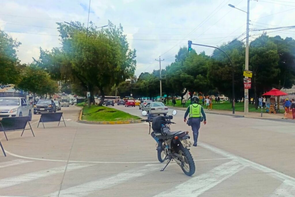 La Agencia Metropolitana de Tránsito (AMT) es la entidad a cargo de la movilidad en Quito