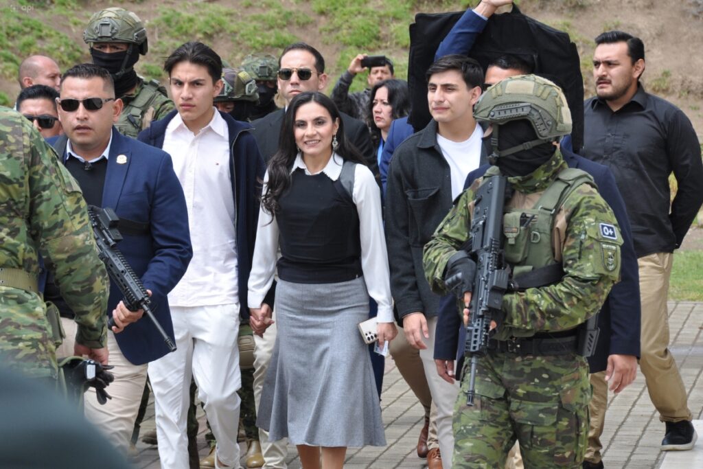 Verónica Abad durante las votaciones de las elecciones 2025 en febrero. Foto: Archivo