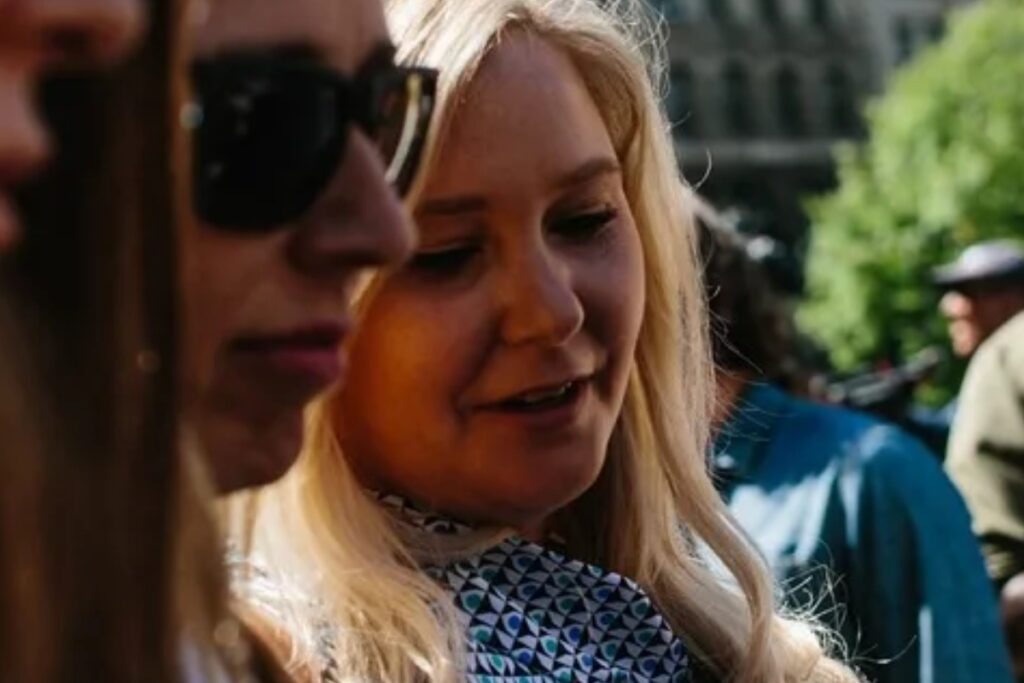 Virginia Guiffre, la mujer que acusó al príncipe Andrés y a Epstein de abuso sexual, falleció.