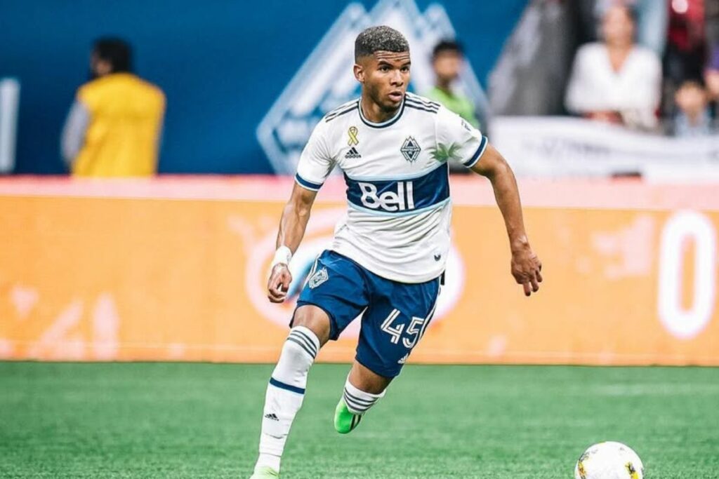 Pedro Vite en un partido con el Vancouver Whitecaps en la MLS 2025.