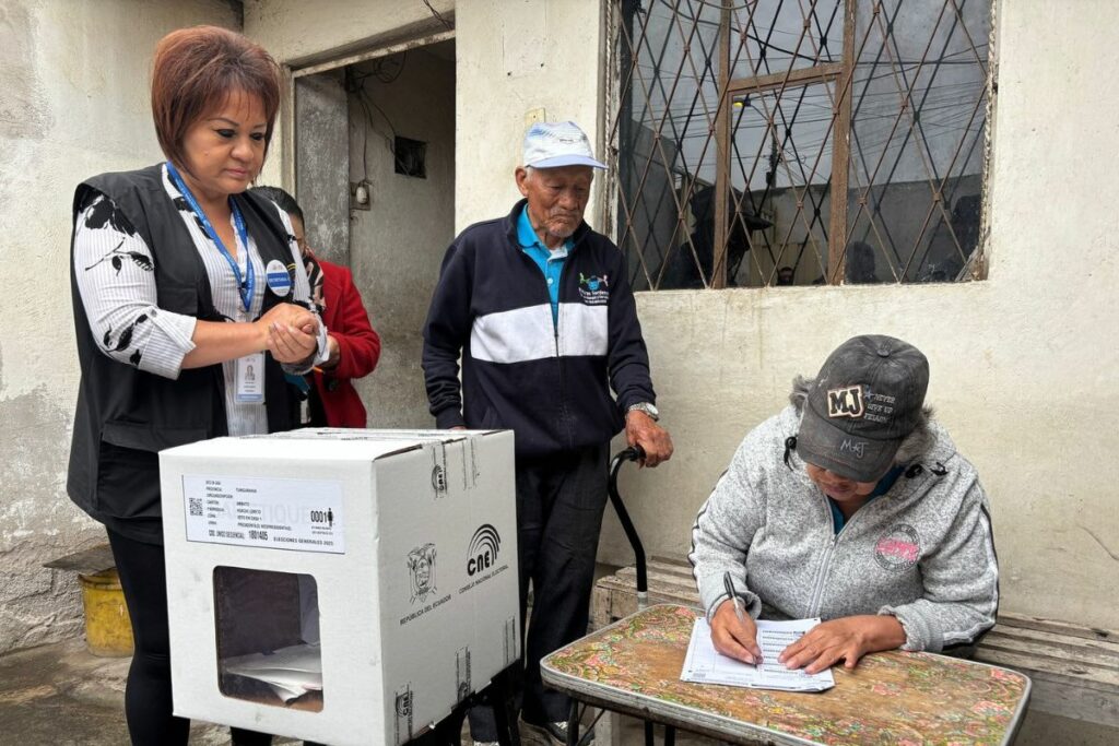 El voto en casa se desarrolló el viernes, 11 de abril de 2025.