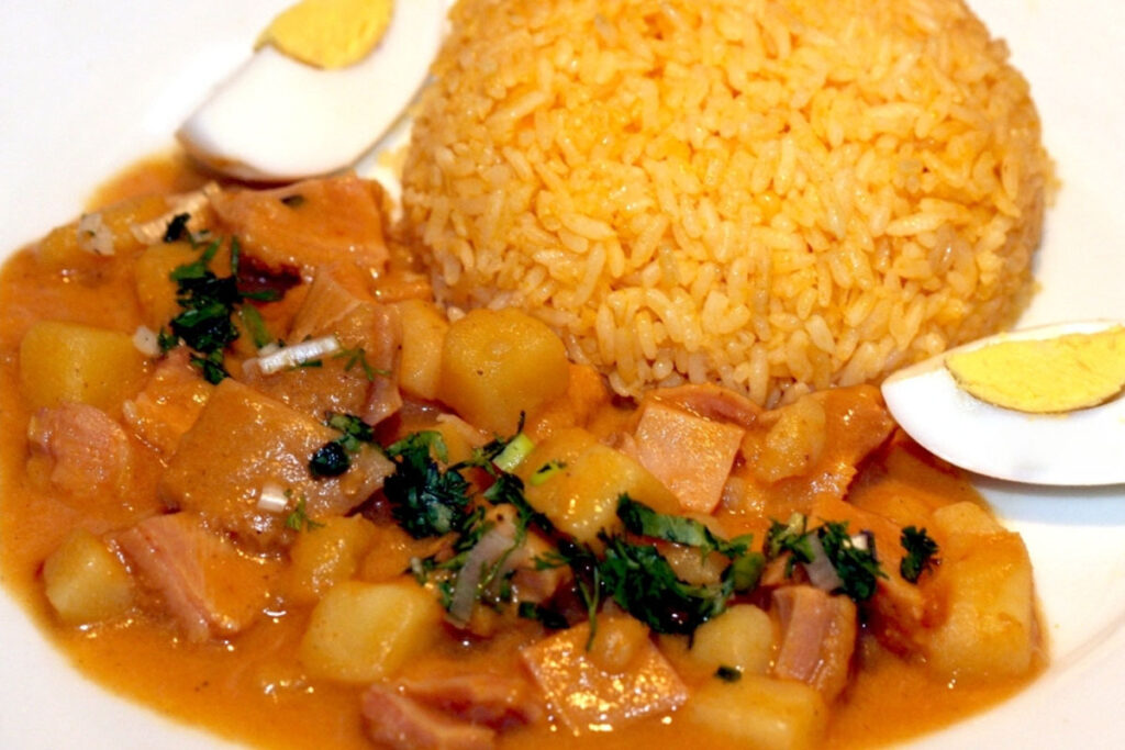 Sorprende a todos con una guatita casera llena de sabor, historia y tradición ecuatoriana en cada bocado.