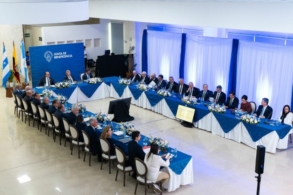 Juan Xavier Cordovez fue ratificado como director general de la Junta de Beneficencia de Guayaquil para el período 2025–2027, tras una decisión unánime en la Junta General de abril de 2025. Cortesía