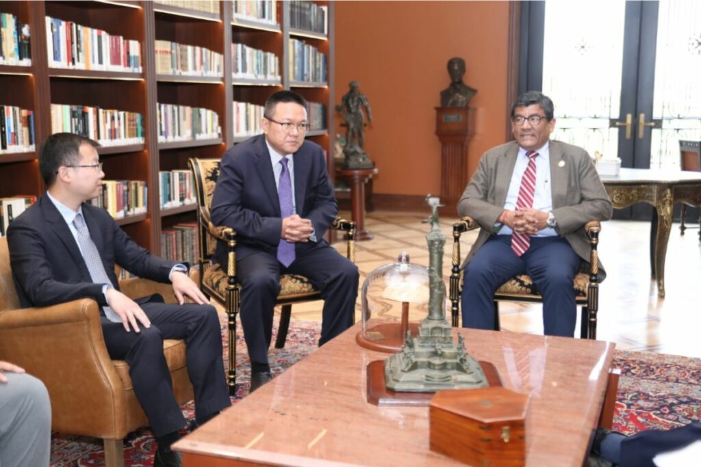 La Corporación de Gremios Exportadores del Ecuador organizó un encuentro estratégico con altos ejecutivos del Banco de China y representantes del sector productivo exportador. Cortesía: Cordex