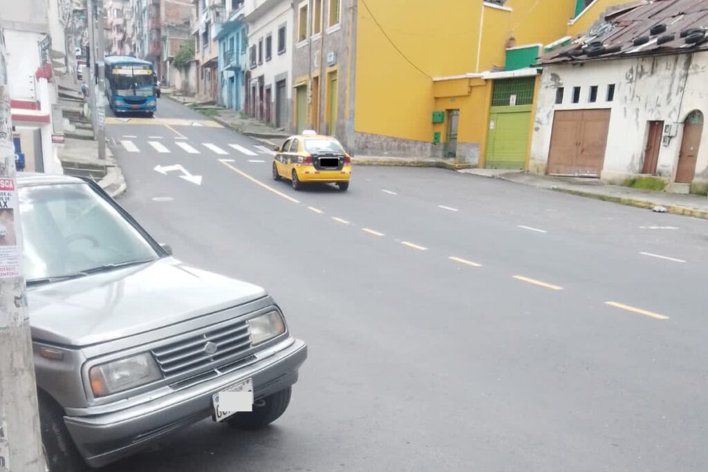 El transporte público en el barrio La Colmena es intermitente.