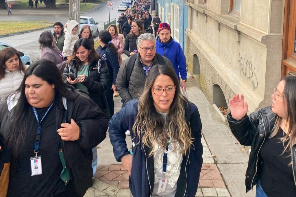 Las autoridades solicitaros evacuar el borde costero en Chile.