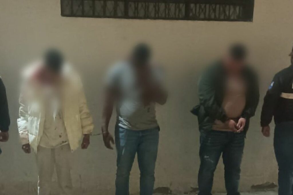 La Policía Nacional aprehendió a un hombre armado que disparó contra un patrullero en el sector Orquídeas de Guayaquil. Foto: Policía Nacional