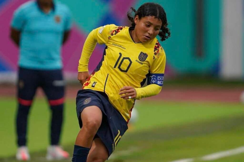 Mary Guerra, jugadora de la Selección de Ecuador Sub-17, en el Sudamericano.