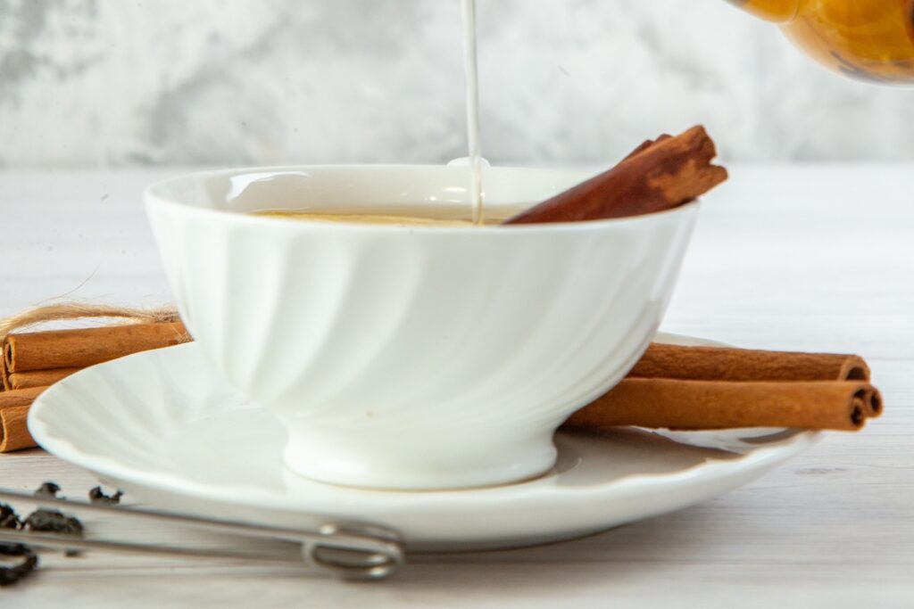 Se recomienda consumir hasta dos a cinco tazas al día de esta infusión, preferiblemente después de las comidas. Foto: Pixabay
