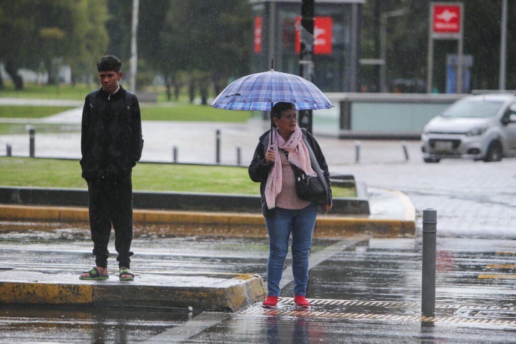 Durante la mañana, el cielo estará parcialmente nublado en Quito.
