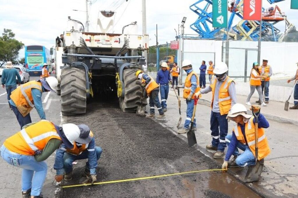 Varias obras de Quito se paran por la Refinería de Esmeraldas.