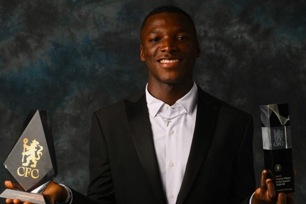 Moisés Caicedo ganó dos premios individuales con el Chelsea.