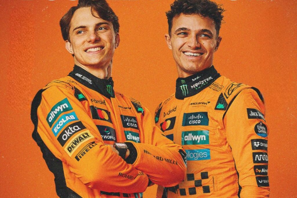 Oscar Piastri (i) y Lando Norris, ambos pilotos de McLaren, lideran el Mundial de Pilotos.