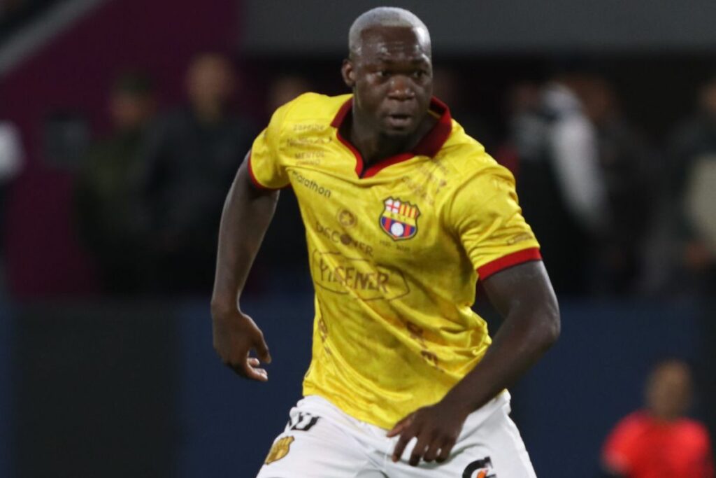 Felipe Caicedo en un partido con Barcelona SC por Copa Libertadores.