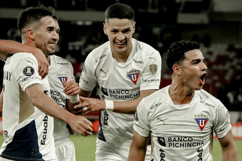 Jugadores de Liga de Quito celebrando en la victoria ante Central Córdoba por Copa Libertadores.