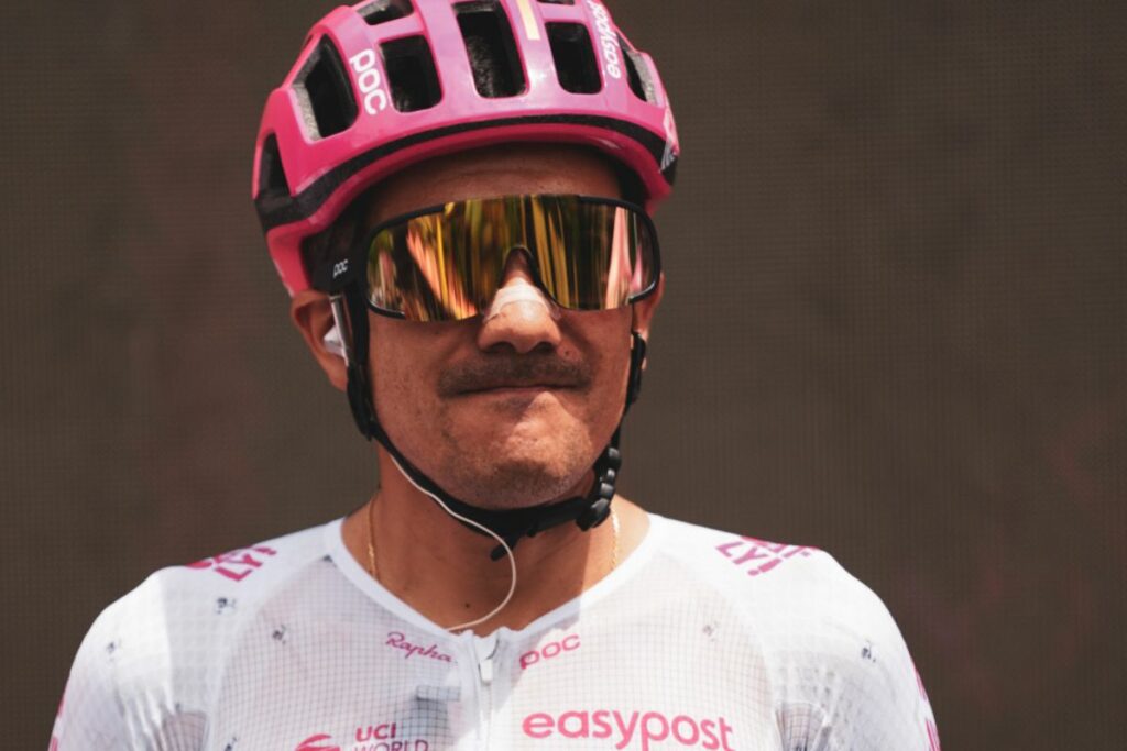 Richard Carapaz mantuvo el segundo lugar en la general en la etapa 18 del Giro de Italia.