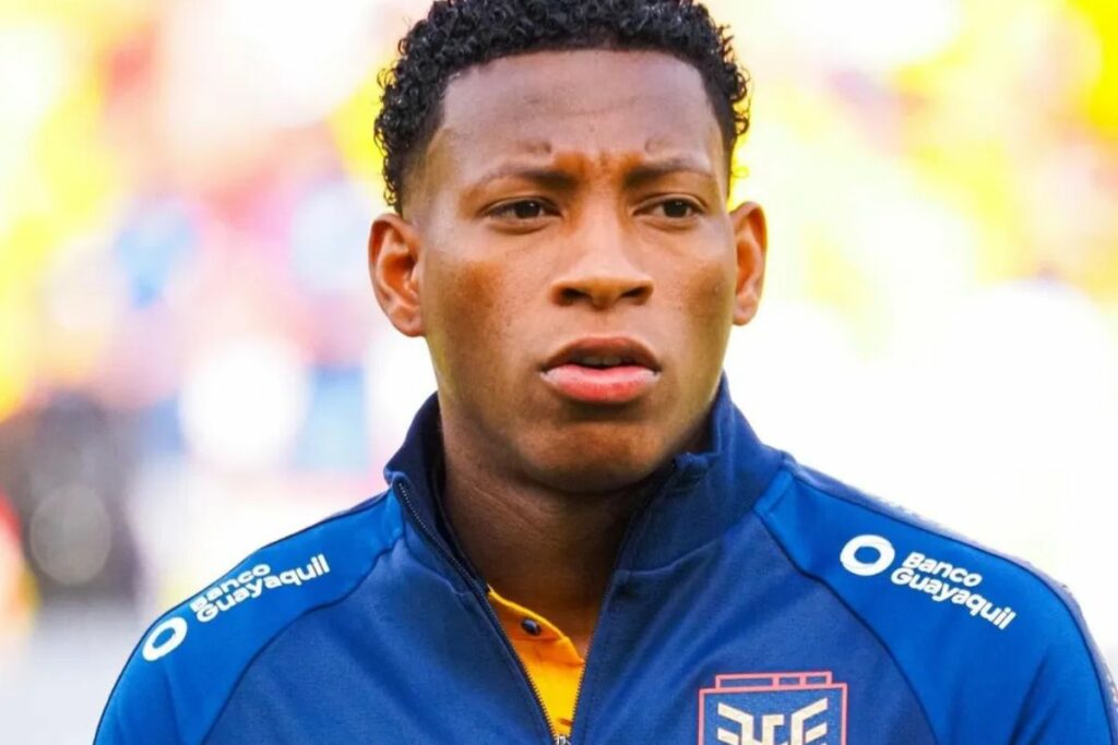 Gonzalo Plata recibió su convocatoria para la Selección de Ecuador pese a estar lesionado.