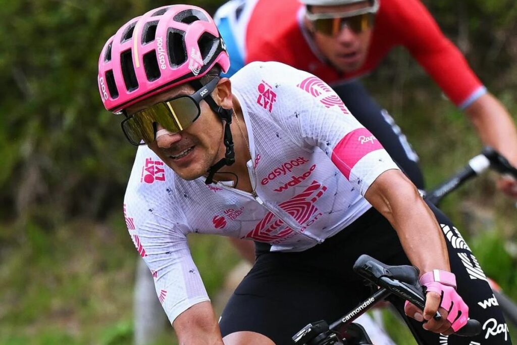 Richard Carapaz es uno de los ciclistas favoritos para ganar el Giro de Italia.