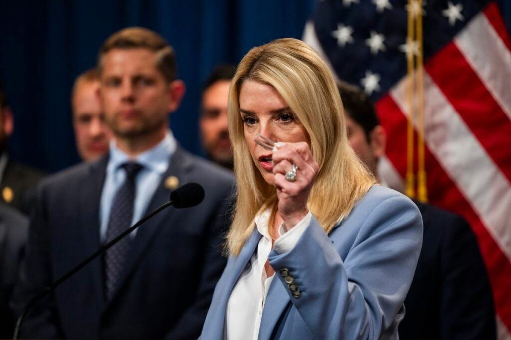 Pamela Bondi, fiscal general de Estados Unidos, detalló el operativo de la captura del fentanilo al Cartel de Sinaloa.
