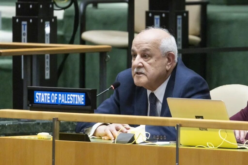 Fotografía de archivo embajador de Palestina ante la ONU, Riyad Mansour, quien pidió actuar ante los ataques sobre Gaza.