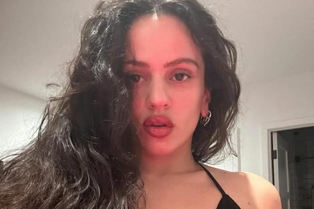 Con un beso apasionado, Rosalía confirmó nuevo noviazgo. Foto: Instagram