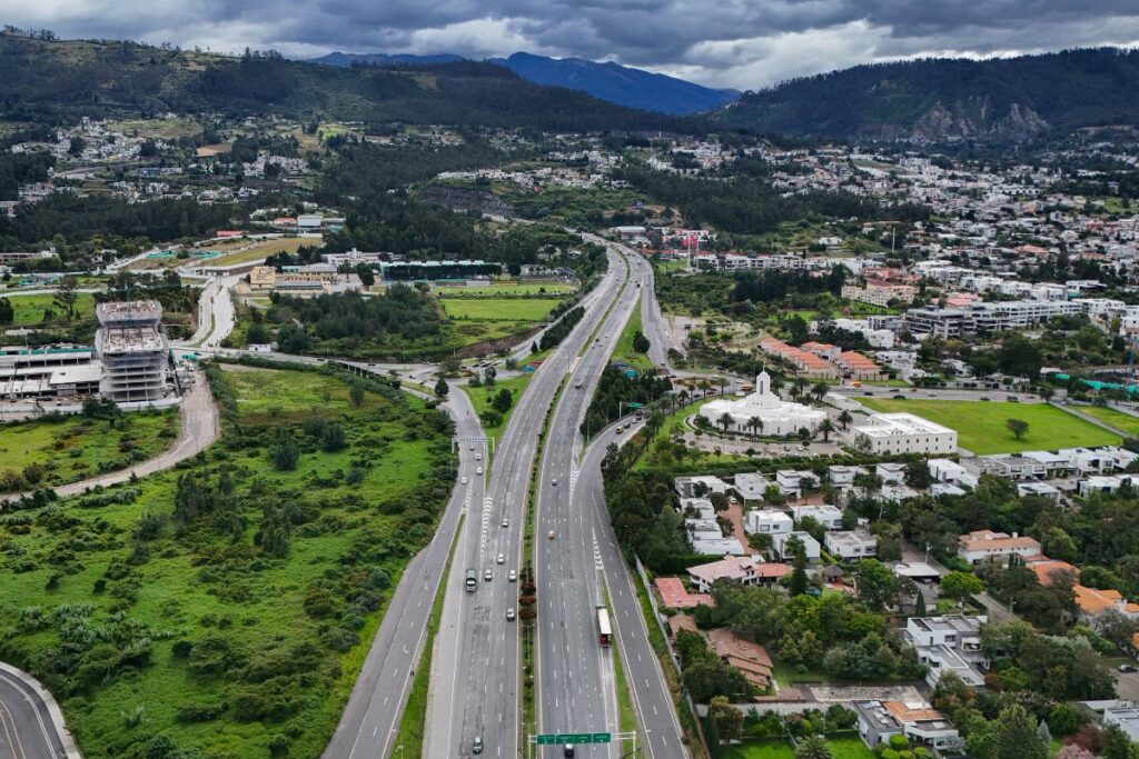 Las muchas intersecciones sirven como rutas de escape para la delincuencia que opera en la Ruta Viva.