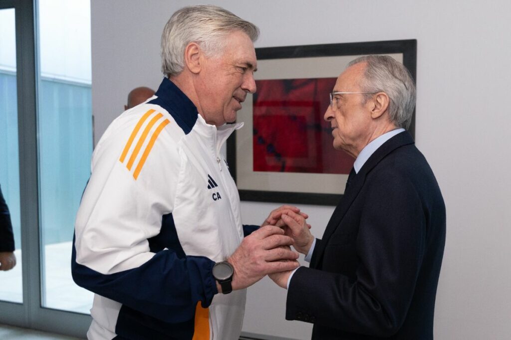 Carlo Ancelotti (i) y Florentino Pérez, presidente del Real Madrid.