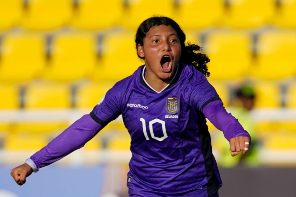 Mary Guerra celebra un gol marcado con la Selección de Ecuador Femenina sub-17 en el Sudamericano en Colombia.