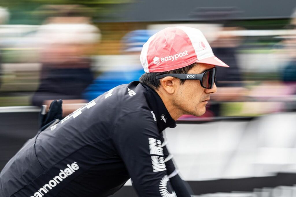 Richard Carapaz captado en una fotografía del Giro de Italia 2025.