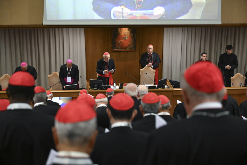 Varios cardenales en el Estado Vaticano.