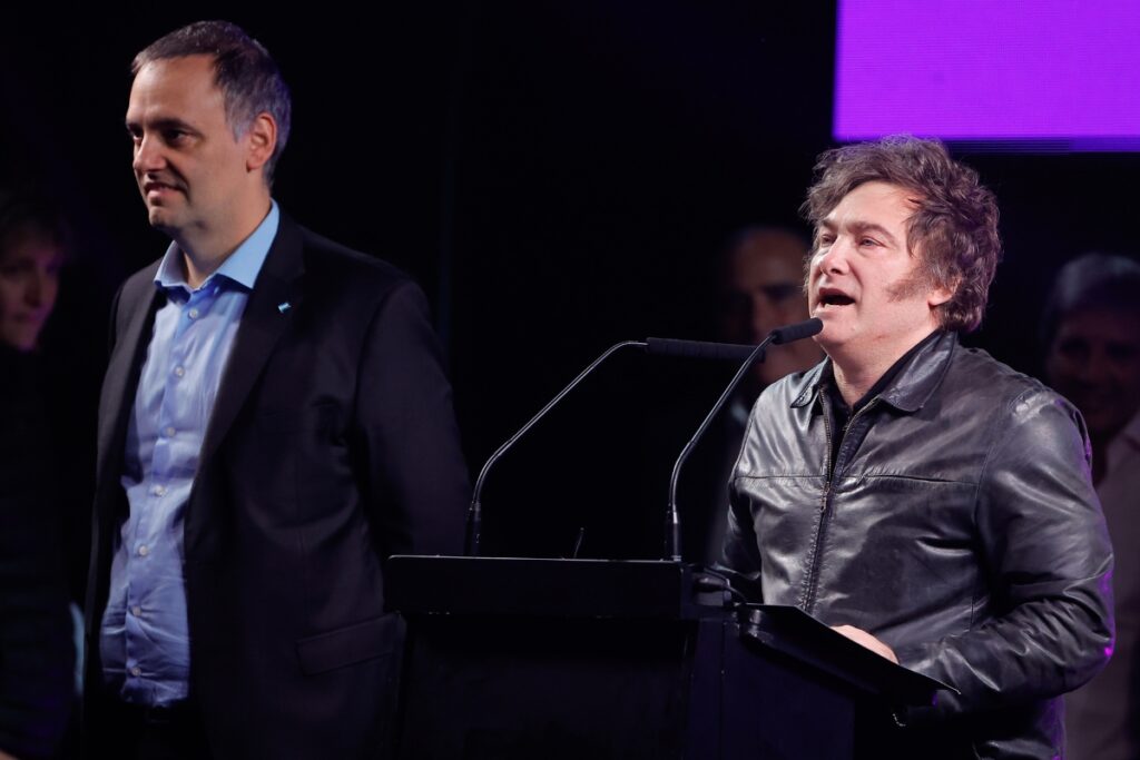 Javier Milei y Adorni en el cierre de campaña previo a las elecciones en CABA.