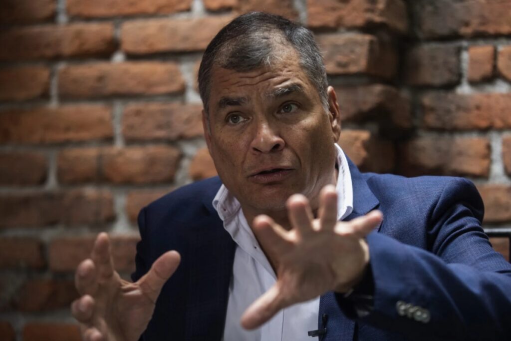 Rafael Correa en una entrevista.