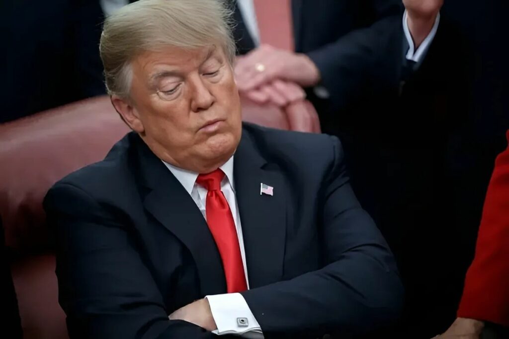Tres jueces decidieron bloquear los aranceles anunciados por Trump a las importaciones